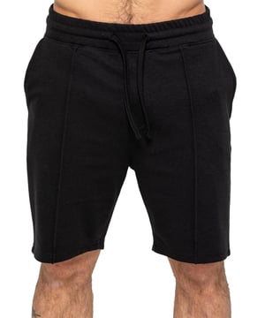 Die Enzo Herren Casual Stretch Shorts bieten Komfort und Bequemlichkeit mit 2 Seiten- und 2 Gesäßtaschen, einem elastischen Bund und verstellbarem Kordelzug sowie einer vorderen Naht für zusätzlichen Stil und Funktionalität. Perfekt für Besorgungen oder zum Entspannen mit einem praktischen und stilvollen Design
