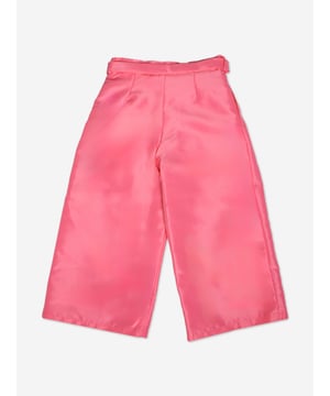 Californian label Mama Luma depict beautiful designs via their ethically sourced fabrics. These girls pink trousers are reflective of the label's fine detailing and handmade construction. Envisioned with a beautiful tie-up bow on the waist and side pockets. She will embody unparalleled sophistication.  Zip Fastening  100% Polyester