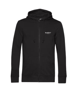 Heren ziphood van het merk Ballin Est. 2013. De ziphoodies van Ballin Est. 2013 zijn gemaakt van 80% biologisch katoen en 20% gerecycled polyester, en hebben een normale pasvorm. Het zachte katoen en polyester zorgt voor een heerlijk draagcomfort.  Merk: Ballin Est. 2013Modelnaam: ZiphoodCategorie: heren ziphoodMaterialen: biologisch katoen, gerecycled polyesterKleur: zwart