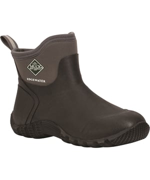 De Edgewater is gemaakt voor liefhebbers van het buitenleven. Deze laarzen hebben een all-terrain buitenzool voor bescherming, grip en stabiliteit. Hij heeft een zelfreinigende buitenzool die uitstekend is in modder, sneeuw en vuil.