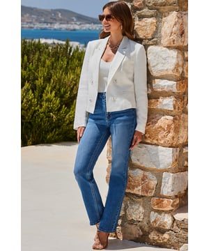 Found: the perfect summer layer
Crafted from a luxe lightweight linen blend
Classic double-breasted fit
White goes with everything
Cut to pair perfectly with jeans or midi skirts
Create a chic suit with white linen trousers