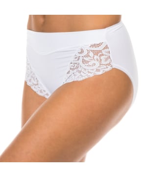 Slip Janira
 Medium maat.
 Elastische tailleband.
 Gemaakt van microvezel met kant aan de zijkanten.
 Intimo Janira garandeert maximaal comfort en kwaliteit van haar kleding door de beste stoffen te kiezen en ontwerpen aan te bieden die het beste passen bij de stijl van elke vrouw en de behoeften van elk moment.
 Binnenvoering.
 Naden in toon zichtbaar.
 Samenstelling: 89% Polyamide, 11% Elastaan
 Onderhoud:
Wassen op maximaal 30º.
 -Geen bleekmiddel gebruiken.
 -Niet strijken.
 -Geen droogtrommel gebruiken.
 -Niet chemisch reinigen.