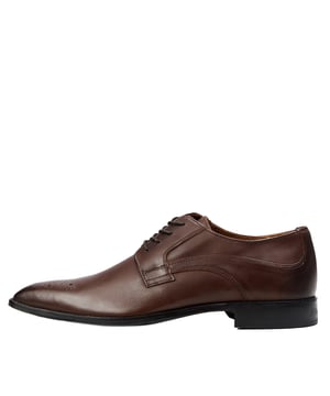 Der Lorenzo Derby in TDM ist der Inbegriff von raffinierter Eleganz und unvergleichlichem Tragekomfort. Dieser Schuh verfÃgt Ãber ein Memoryfoam-FuÃŸbett, das sich perfekt an die Form Deines FuÃŸes anpasst, um ein HÃchstmaÃŸ an Komfort zu gewÃhrleisten. Unsere spezielle Flex-Sohle bietet eine optimale FlexibilitÃt und Rutschfestigkeit.