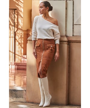 REASONS TO BUY:

It's got serious wear forever potential
Our premium suede is buttery-soft
Elevated with luxe gold hardware
On-trend patch pocket detail
Style with a blouse for the 9-5
Add a rollneck and boots for minimum effort, maximum impact