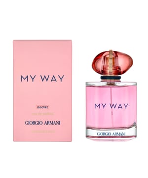 My Way Eau de Parfum Nectar lädt Dich auf eine sinnliche Reise ein, die eine befreite und freigeistige Vision von Weiblichkeit vermittelt. Dieser fruchtig-blumige Duft, der aus dem reizvollen Zusammenspiel der saftigen Birne und der strahlenden Tuberose entsteht, ist in einem neuen rosafarbenen Flakon mit einer durchscheinenden rosa Talisman-Kappe verpackt. Der Duft eröffnet mit einem frischen, saftigen Birnenakkord und einem lebendigen, aromatischen Rhabarberakkord. Diese fruchtigen Noten harmonieren mit dem spritzigen Bergamotte-Herz und der bezaubernden Orangenblüte und bilden eine intensive und belebende Duftmischung. Das Herzstück ist ein weißes Blumenbouquet, das ein cremiges Herz aus Tuberose Absolute enthüllt. Eine Mischung aus weißen Hölzern und warmem Zedernholz unterstreicht die sinnlich-komfortable Vanille-Bourbon-Infusion in der Basisnote mit dem beruhigenden Effekt von weißem Moschus auf der zweiten Haut. ICH BIN, WAS ICH LEBE.