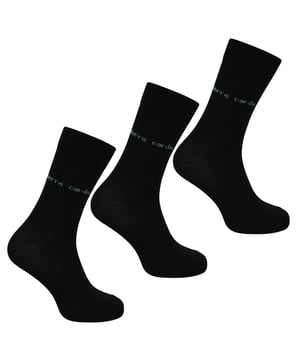 The highest quality of materials is chosen especially for the range, which is produced on the finest machinery. The premium range is hand-finished for the utmost luxury comfort; everything one can expect from an internationally recognised brand. You can be certain you are getting timeless Pierre Cardin quality.