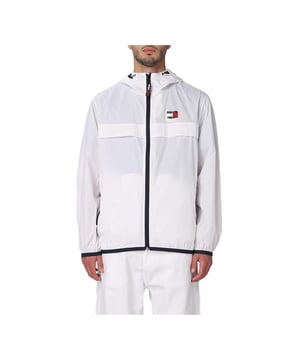 Windjacke Tommy Jeans mit Flaggenbadge Herren Weiß Synthetisch. Authentisches Kleidungsstück der Marke Tommy Jeans - Streetwear/Sportswear-Design von Tommy Jeans - Tommy Jeans für Herrenmode, perfekt für den Alltag - Windjacke Tommy Jeans in Weiß lässt sich hervorragend mit dem Rest Ihrer Garderobe kombinieren - bequemer Synthetikstoff - klassisch - Flaggenbadge -