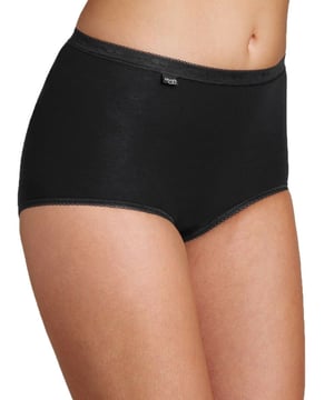 Sloggi Basic+ Maxi Brief. 4 Pack. Cotton rich knickers. Full brief with elasticated waistband. The product is machine washable.