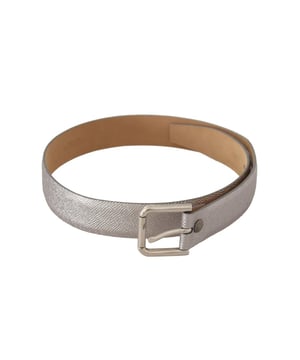 Cinturon con hebilla de cuero autentico con el logotipo de Dolce & Gabbana.
  Confeccionado en cuero de alta calidad.
  Hebilla metalica con logotipo grabado.
  Color plateado.
  Disenado para mujeres.
  Iconico logotipo de Dolce & Gabbana.
  Fabricado en Ita.