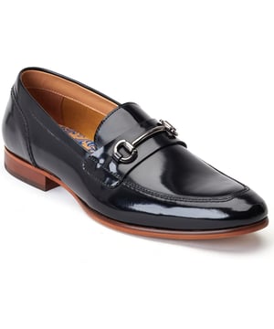 A refined addition to any man's footlocker, the Russo buckle loafer oozes sophistication. Genuine leather uppers, cushioned Ortholite insole and a polished horsebit buckle make Russo a no-brainer for the season.