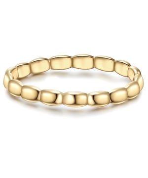 Do you like subtle accessories that inspire with special details at second glance? Then you are guaranteed to fall in love with this ring of the label Glossypieces Munich! The narrow ring scores with a ring rail in a refined 3D structure. Made of sterling silver and refined with classic yellow gold, the ring shimmers in the warm shine of the popular gold shade. The minimalist design harmonizes to many outfits from casual to festive and enriches your jewelry box as a versatile every-day piece. Fashionista tip: This ring also fits perfectly in stack refook with your other favorite rings!
