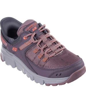 Rijd de trails in moeiteloos comfort met Slip-ins van Skechers: Summits AT. Deze wandelschoen met vetersluiting is ontworpen met ons exclusieve hielkussen en heeft een bovenwerk van synthetisch duraleather en mesh met een dempende Skechers Air-Cooled Memory Foam binnenzool.