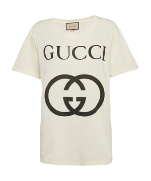 Gucci White Tee, 100% Cotton, Made In Italy, The classic Interlocking Logo, This tee Is an slim fit it is recommend you purchase up a size from your regular. 