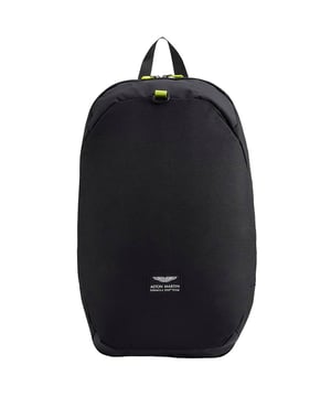 Mantén tus objetos esenciales cerca y a mano con nuestra mochila oficial AMCF1. Disponible en color negro, esta mochila está confeccionada en un tejido resistente y duradero perfecto para transportar tus cosas. Cuenta con un cierre de cremallera seguro y resistente al agua, correas acolchadas perforadas para una mayor comodidad y detalles en esencia de lima.