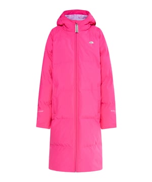 Mit diesem Schmuddelwedda Wintermantel erhalten Sie auch die Kleinen eine 100%ige Outdoor-Performance. Das synthetische Füllmaterial sorgt für eine ideale Isolierung und da die Kammern ohne Nähte verarbeitet sind, dringt keine Nässe ein. Auch sonst ist die Jacke gegen Regen und Schnee gut gewappnet, denn das Material ist wasser- und winddicht. Und da bei Schmuddelwedda immer alles gut durchdacht wird, sind die Logo-Prints lichtreflektierend, was gerade in Herbst- und Winterzeiten von Vorteil ist.  Winterjacke