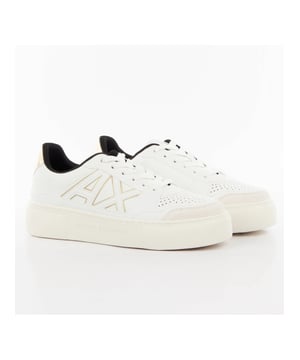 Basket Armani Exchange Elegance Urban Damen Weiß Synthetik. Authentischer Schuh der Marke Armani Exchange – Streetwear-/Sportswear-Design von Armani Exchange – Armani Exchange für modebewusste Frauen, perfekt für den Alltag – Der weiße Basket von Armani Exchange lässt sich hervorragend mit dem Rest Ihrer Garderobe kombinieren – Bequemes Synthetikmaterial – Klassische Schnürsenkel – Elegance Urban – Synthetik