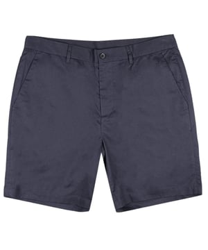 Fred Perry S1507 738 marineblauwe korte broek. Fred Perry blauwe korte broek. 4 zakken. 100% katoen. Gulp met ritssluiting en knoopsluiting. Stijl: S1507 738