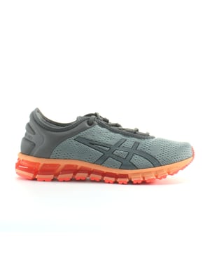 Un modelo probado y verdadero, el Gel-Quantum 180 ™ 3 toma los días de ejecución, los días de entrenamiento y los días de trabajo con una confianza intrépida. La nueva parte superior inspirada en el atletismo incorpora materiales sin costuras livianos para un aspecto actualizado y un ajuste ultra calculado. Equipado con colchoning de Rearfoot Gel® y una entresuela de Solyte®, este fácil corredor tiene una comodidad efectiva y duradera durante todo el día.