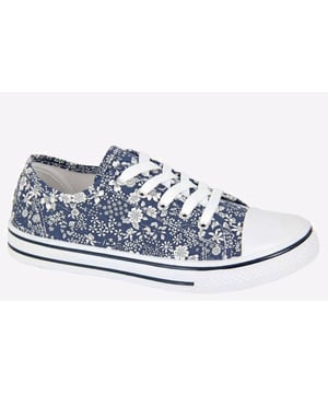 Designed for the everyday casual outfit. With a canvas upper, lace up closure and a durable outsole, these Dek Daisy trainers are sure to make any casual outfit stand out whilst keep your feet comorftable
Canvas upper
Full lace cloure
Injected PVC Sole
Cushioned footbed