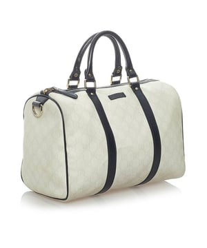 VINTAGE, RRP AS NEW
This Gucci GG Supreme Joy Boston Bag in White Coated/Waterproof canvas in size W30.5cm x H23cm x D13cm 手柄高：11cm,AB.
Gucci GG Supreme Joy Boston Bag
Color: white
Material: Canvas | Coated/Waterproof canvas
Condition: gently loved
Size: One Size 
Sign of wear: No
SKU: 161048 / 120210356400A002282264 / 120210356400A002282264 
Dimensions:  Length: 3000 mm, Width: 2300 mm, Height: 1300 mm
Gucci GG Supreme Joy Boston Bag
Color: white | white
Material: Canvas | Coated/Waterproof canvas
Condition: gently loved
Size: One Size 
Sign of wear: No
SKU: 399431 / 120210356400A002282264 / 120210356400A002282264 
Dimensions:  Length: 3000 mm, Width: 2300 mm, Height: 1300 mm