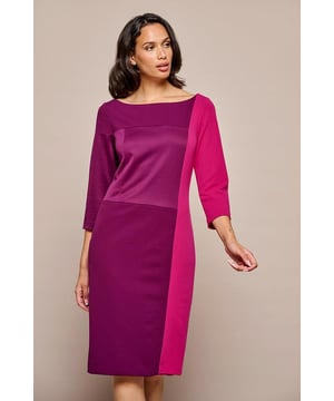 Dit seizoen straal je in een stijlvolle jurk met driekwart mouwen van Mart Visser. De Canehill jurk is een prachtige aanvulling op je garderobe en combineert stijl met comfort. De jurk heeft een unieke grafische kleurvakverdeling in diverse tinten, waaronder dark berry en fuchsia roze, geïnspireerd op de couture collectie van Mart Visser. De aangesloten pasvorm, driekwart mouwen en knielengte geven de jurk een elegante uitstraling. Aan de achterkant heeft de jurk een kleine split. Daarnaast heeft de jurk een brede ronde hals en een verdekte ritssluiting middenachter. Het stretch crêpe-materiaal zorgt ervoor dat de jurk perfect om het lichaam valt. Draag deze unieke roze jurk van Mart Visser met een mooie hak voor een dag op kantoor of een chic diner. Fashiontip: maak je look compleet met de bijpassende Chanera blazer..!