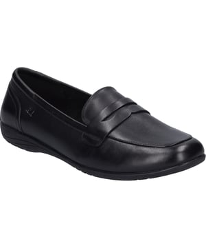 Der Fenja 22 von JOSEF SEIBEL, in elegantem black-black, ist ein Ballerina, der moderne Bequemlichkeit mit traditioneller Handwerkskunst vereint. Gefertigt aus hochwertigem Nappa-Rindsleder, bietet dieser Damenschuh nicht nur eine perfekte Passform, sondern auch eine langlebige Gummisohle, die für außergewöhnliche Strapazierfähigkeit und Rutschfestigkeit sorgt. Dank der innovativen AGO-Machart, bei der das Lederoberteil mit der Innensohle verklebt und anschließend die Laufsohle aufgeklebt wird, ist der Schuh besonders formbeständig und leicht. Der Gummizugverschluss ermöglicht ein schnelles An- und Ausziehen, ideal für den dynamischen Alltag in Freizeit und Arbeit. Dieser Schuh ist ein Ausdruck von modernem Komfort und Funktionalität, hergestellt für die Sommermonate. Er passt perfekt zu Casualmode und unterstreicht die Philosophie der Slow Fashion, die auf Nachhaltigkeit und Qualität setzt.