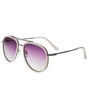 Marco De Metal De Alta Calidad; Lentes polarizadas TAC multicapa; Elimina el 100% de la luz azul dañina y el resplandor UVA/UVB; Brazos de cuproníquel de alta calidad con puntas TR90; Bisagras estándar de acero inoxidable; Almohadillas nasales ajustables para un ajuste cómodo y seguro; Resistente a rayones e impactos;