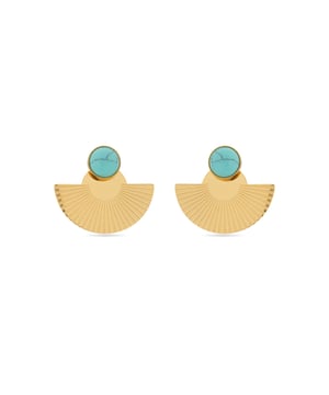 Pendientes Ria de Turquesa acabados en oro amarillo de 18K. El estilo Boho es una estética de espíritu libre que mezcla diferentes culturas y expresiones artísticas en un estilo ecléctico con énfasis en los elementos orgánicos y la naturaleza.