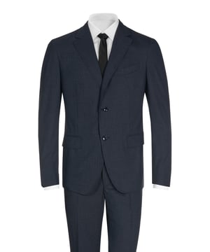 99% lana, 1% elastano; traje de Pal Zileri;  Modelo: N33QR22J2--83533 03;  Mano de obra de alta calidad;  Lana suave;  cuello de solapa;  Dos bolsillos delanteros, un bolsillo en el pecho;  Cuatro bolsillos interiores;  Dos aberturas laterales;  Cierre de pantalón de traje: cremallera, botón;  Dos bolsillos laterales, dos bolsillos de ribete detrás;  hebillas de cinturon;  Detalles del logotipo de Pal Zileri