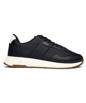 Las zapatillas de running Titanium Runn de BOSS son unas zapatillas clásicas con un toque urbano. Están confeccionadas con materiales de calidad y diseñadas para destacarse, con una parte superior negra elegante, un logotipo dorado en relieve, una plantilla acolchada y una suela exterior y una almohadilla para el talón de estilo running en color blanco. Estas zapatillas de diseño te mantendrán a la vanguardia de la carrera.
