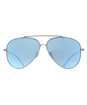 Las gafas de sol Ray-Ban Aviator Unisex Silver Blue Mirror RB0101S Aviator Reverse son una fascinante reinvención del clásico diseño de aviador. Elaboradas con una meticulosa atención al detalle, estas gafas de sol presentan una llamativa combinación de colores invertidos que acentúa las icónicas lentes en forma de lágrima y la delgada montura metálica. El atrevido contraste de colores añade un toque contemporáneo al tiempo que mantiene el atractivo atemporal del estilo Aviator. Diseñadas para ofrecer estilo y durabilidad, estas gafas de sol ofrecen una protección UV y una comodidad superiores, lo que las convierte en un accesorio esencial para los amantes del diseño vanguardista y la calidad sin igual.