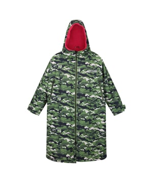 Lining: Borg, Fleece. Fabric: Hydrafort 5000. Design: Back Print, Camouflage, Logo. Fabric Technology: Waterproof, Weather Resistant, Windproof. Neckline: Hooded. Sleeve-Type: Long-Sleeved. Cuff: Touch Fastening Tab. Hood Features: Grown On Hood. Fit: Oversized. Pockets: 2 Side Pockets, 1 Inner Pocket, Zip. Fastening: Full Zip.