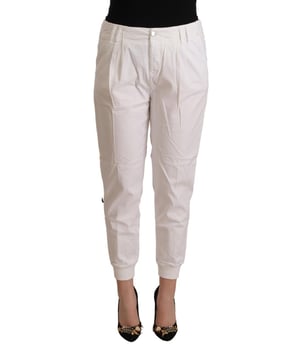 Pantalones cortos tapered de cintura media MET 100% Auténticos  
Diseño de cintura media  
Silhouette tapered y cropped  
Hecho en Italia  
Muy buena calidad y artesanía  
Material: 97% Algodón 3% Elastano  
Color: Blanco  
Cierre con cremallera y botón  
Detalles del logo de la marca  
Material: 97% Algodón 3% Elastano