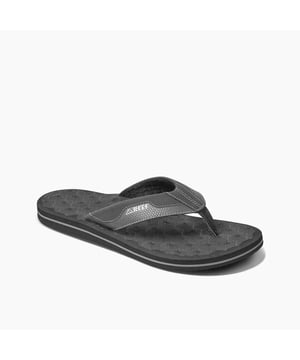 These super chill, water-friendly and lightweight sandals feature a soft, textured EVA footbed with an excellent geo design that offers great grip. Instantly comfortable straps feature a sophisticated dual color design. You will love The Ripper.