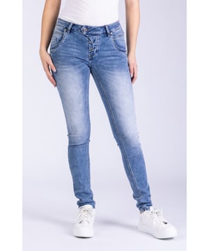 Die Manie mit Knopfleiste in einer helleren Blau-Waschung. Eng von oben bis unten, für alle Skinny-Liebhaber