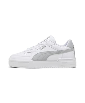 Basket Puma CA Pro Classic Herren Weiß Synthetik. Authentischer Schuh der Marke Puma - Streetwear/Sportswear-Design von Puma - Puma für modebewusste Männer, perfekt für den Alltag - Weißer Puma Sneaker, der sich hervorragend mit dem Rest Ihrer Garderobe kombiniert - Bequemes Synthetikmaterial - Klassische Schnürsenkel - CA Pro Classic - Synthetik