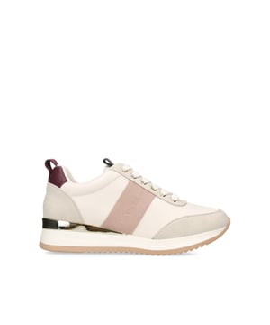 This Carvela Frame Runner trainers is crafted in white with a flat lace up front. There are gold Icon C branding features across the trainer. The sole in pumped in white.