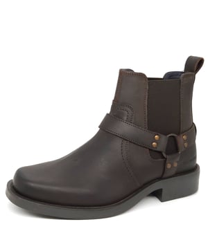 With chunky block heels, side stretch panels, harness detailing and metal rings, add a Western touch to your winter wardrobe with the Malden Biker Boots.