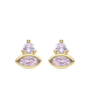 Pendientes Surko de Circonita Brillante acabados en baño de oro amarillo de 18 quilates. Basic encarna la sencillez refinada, piezas atemporales con líneas suaves y el brillo adicional de las circonitas. Joyas básicas sin pretensiones que son perfectas para el uso diario, pero también pueden funcionar en ocasiones especiales.