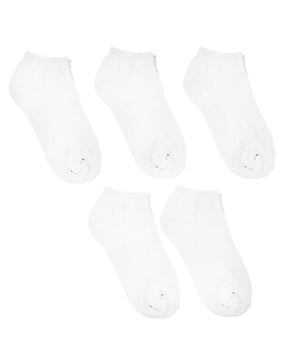 Pack de 5 calcetines tobilleros.
Confeccionados en algodón de primera calidad.
Color blanco.
Puño elástico anti presión.
Tejido elástico y traspirable.

Composición:
- 80% Algodón.
- 15% Poliamida.
- 5% Elastano.

Cuidados:
- Lavar a temperatura máx. 40º.
- No usar lejía.
- No usar secadora.
- No planchar.
- No lavar en seco.