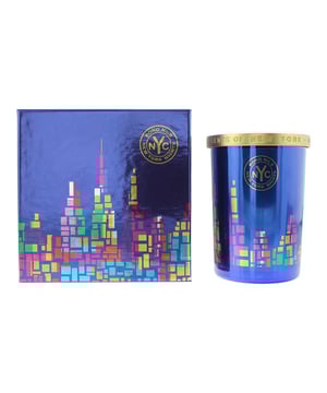 New York Nights, launched in 2017, is a fragrance for both men and women by Guerlain. Perfect for Fall and Winter, this fragrance is mostly worn during the evening. This fragrance contains top notes of Gardenia, Carnation and Jasmine. Middle notes of this fragrance are Patchouli, Flowers, Sandalwood and Sea Notes with base notes of Caramel and Coffee. This is a great addition to this fragrance range so you can fill your home with your favourite scent.