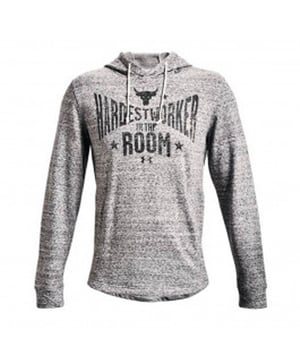 La sudadera con capucha Under Armour Project Rock Grey Terry para hombre es un complemento de alto rendimiento y estilo para tu vestuario deportivo e informal. Esta sudadera forma parte de la colección Project Rock, aprobada personalmente por Dwayne "The Rock" Johnson, y está diseñada para ofrecer comodidad, durabilidad y un look atrevido.

Características principales:

 Tejido de rizo de alta calidad:  Confeccionada en tejido de rizo de alta calidad, esta sudadera con capucha ofrece un tacto suave y cómodo, por lo que es ideal tanto para entrenamientos como para el día a día.

 Aprobación Project Rock:  Todos los artículos de la colección Project Rock cuentan con la aprobación personal de Dwayne Johnson, símbolo de calidad y rendimiento. Esta sudadera con capucha cuenta con su aprobación.

 Color gris clásico: el color gris proporciona un estilo versátil y atemporal que puede combinarse fácilmente con varios conjuntos.

 Capucha con cordones:  La capucha ajustable permite personalizar el ajuste y proporciona protección adicional contra los elementos cuando es necesario.

 Puños y dobladillo acanalados:  Los puños y el dobladillo acanalados ofrecen un ajuste seguro y añaden un toque clásico al diseño de la sudadera.

 Gráficos Project Rock:  La sudadera con capucha luce la atrevida marca Project Rock, incluido el icónico logotipo Brahma Bull de Dwayne Johnson, que añade un elemento distintivo y motivador a tu atuendo.

 Bolsillo delantero tipo canguro:  Un espacioso bolsillo canguro frontal proporciona un cómodo almacenamiento para tus objetos esenciales o un lugar cálido para mantener las manos.

 Corte atlético:  Esta sudadera con capucha está diseñada con un corte atlético que permite un movimiento cómodo a la vez que mantiene una silueta elegante y moderna.

 Tecnología de absorción de la humedad:  La tecnología de Under Armour que absorbe la humedad ayuda a mantenerte seco al expulsar eficazmente el sudor y la humedad de la piel, por lo que es adecuada para entrenamientos intensos.
