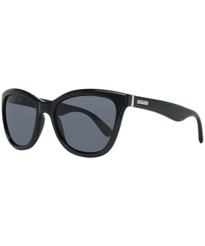 Las gafas de sol Guess GF0296 01A negro-gris tienen una moderna montura cat eye y desprenden una sensación de elegancia atemporal. La montura está hecha de acetato de alta calidad, conocido por su durabilidad y sensación de ligereza, lo que garantiza una comodidad duradera durante todo el día. Las elegantes patillas incorporan el logotipo de Guess para dar un toque de sofisticación.