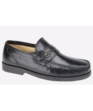 A comfortable choice that delivers smart and sophisticated casual wear, these Scimitar Harwich men's moccasins are a stylish choice with a premium leather upper and saddle trim detailing.- Softie Leather upper
- Slip on silhouette
- Saddle detailing
- Wide Fit design
- TR Sole