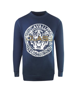 Lassen Sie sich von der Menge beneiden mit diesem marineblauen Pullover mit Cavalli Class Print Logo. Zeigen Sie Ihre Liebe zu Stil und Mode mit dem auffalligen Logo. Heben Sie sich mit diesem stilvollen Kleidungsstuck hervor. Elastischer Kragen, armelenden und Taille, marineblaues Cavalli Class-Sweatshirt, 60 % Baumwolle, 40 % Polyester, normale Passform, passt grossengetreu, Stilcode: SXT68L CF052 04926
