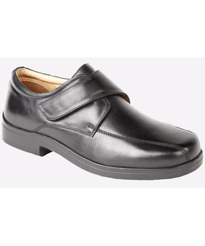Roamers have innovated the classic black leather shoe, making comfort a priority with their Freeport Extra Wide shoes, boasting features such as a leather lining and sock and padded ankle collar, meaning you never have to sacrifice comfort for style again. 
- Softie Leather Upper 
- Hook and Loop for secure fastening 
- Leather quater lining and sock 
- Padded ankle collar 
- Deep toe box
- Intricate stitching 
- PU Sole 
- 
 - PU Sole