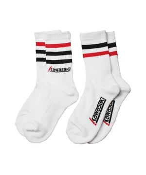Crea tendencia, sé tendencia. Lleva el confort y la moda a otro nivel con los calcetines de moda Kawasaki.