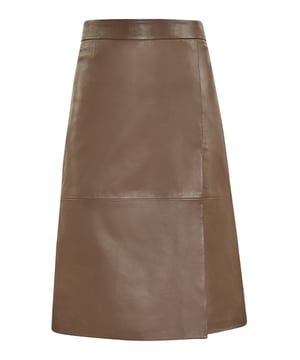 Werten Sie Ihren Stil mit diesem eleganten Midirock auf, der eine klassische A-Linien-Silhouette aufweist. Er ist aus luxuriösem Lammleder gefertigt und verfügt über einen stilvollen Schlitz für zusätzliches Flair und einen versteckten Reißverschluss für mehr Komfort. Der hohe Bund schmiegt sich perfekt an die Taille und ist am Saum anmutig ausgestellt, was ihn zur idealen Wahl für jeden Anlass macht.  Felsen