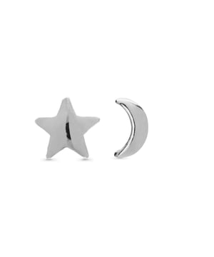 Pendientes acarea de plata de ley 925 con acabado en baño de rodio. Pide un deseo se caracteriza por diseños de carácter joven, repletos de significado y color, originales a la vez que discretos, que pretenden convertirse en pequeños amuletos.