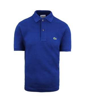 A signature design from the Lacoste wardrobe, this L.12.12 Polo Shirt in cotton petit piqué combines comfort and elegance. A chic, timeless essential, ideal for any occasion. This polo shirt is designed for a relaxed fit. If you are between two sizes, we recommend the smaller size.